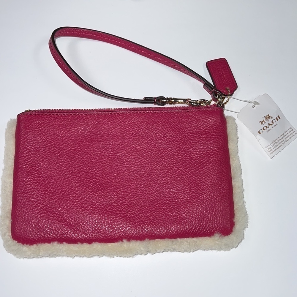 Coach Raspberry Pink Pebbled Leather Shearing Wristlet - New with Tags - Picture 4 of 6